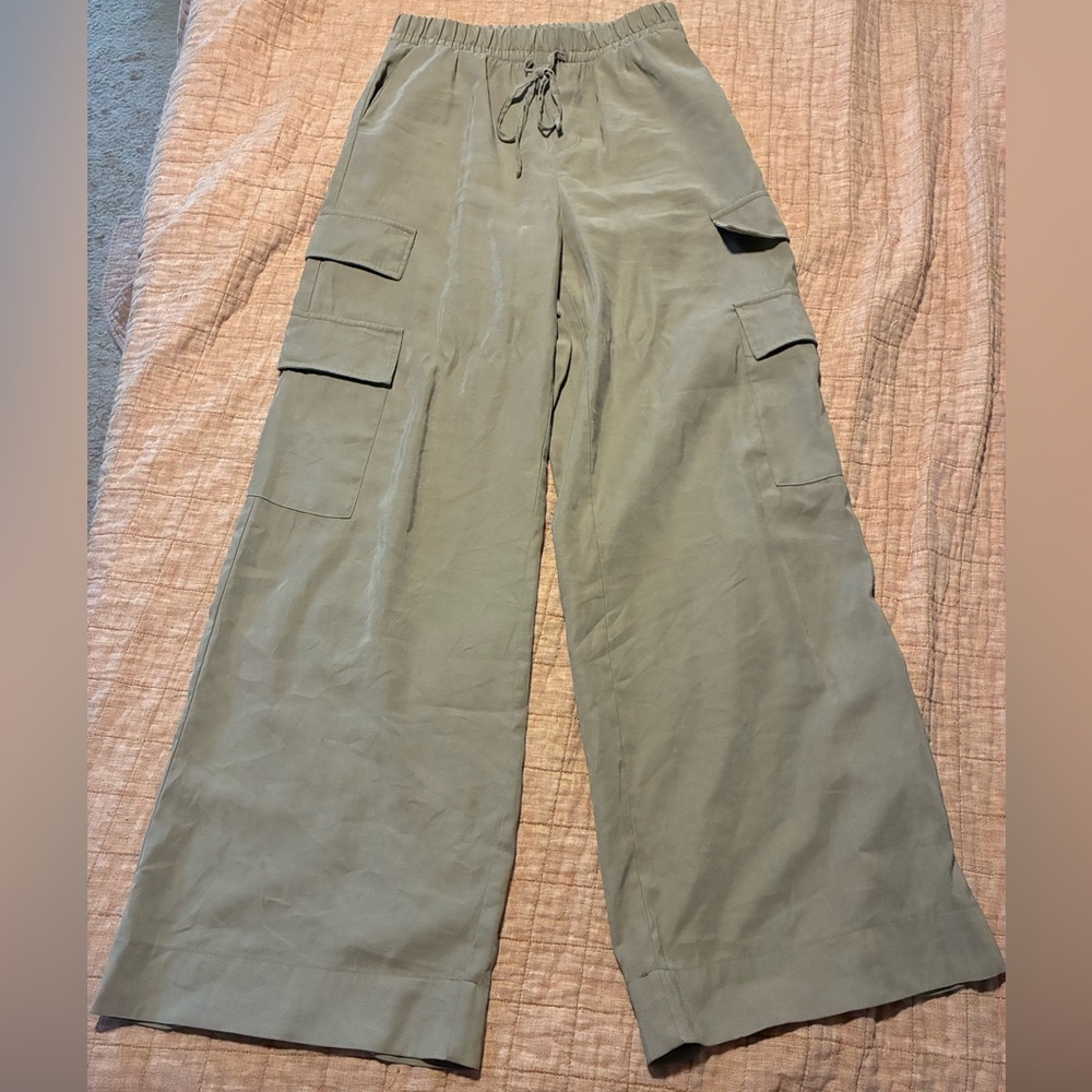 Women’s wide leg pants